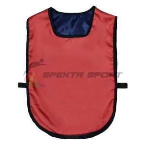 Купить Манишка футбольная двусторонняя универсальная Spektr Sport красно-синяя в Артёме 